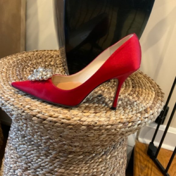 JIMMY CHOO SATIN PUMP WITH PEARLS SZ 38.5 SHOE - Picture 2 of 5